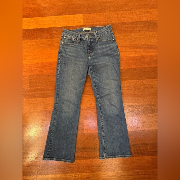 Madewell size 26 petite kick out jeans - Bundle and take 25% off 😊! - Picture 3 of 5